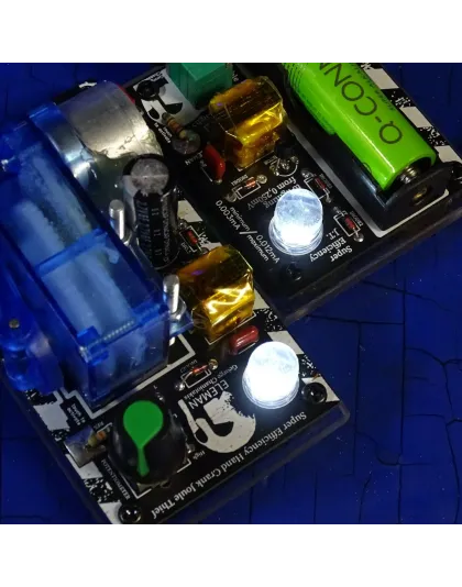 2pcs Hand Crank Supercapacitor &amp; Super Efficiency Joule Thief AA 1.5volt